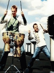 Уффе Савери (Uffe Savery) — перкуссия<br> Мортен Фриис (Morten Friis) — перкуссия<br>