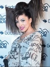 Иза Феррер (Ysa Ferrer)