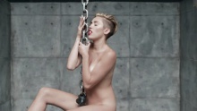 Смотреть клип Wrecking Ball - Miley Cyrus