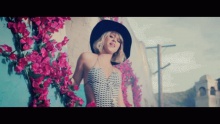 Смотреть клип Addicted To You - Shakira