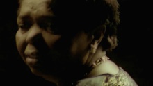 Смотреть клип Sangue De Beirona - Cesaria Evora