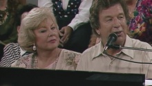These Things Shall Pass (feat. Bill Gaither) (Live) – Bill & Gloria Gaither –  – 