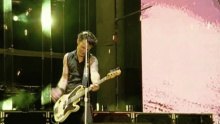 Смотреть клип Wake Me Up When September Ends (Live) - Green Day
