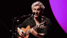 Смотреть клип Vai Levando - Caetano Veloso