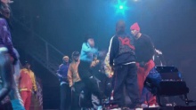 Смотреть клип Chris Brown On Tour - Chris Brown