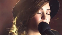 Смотреть клип Give Me Love - Demi Lovato