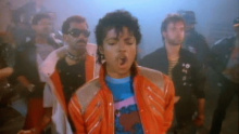 Смотреть клип Beat It - Michael Jackson