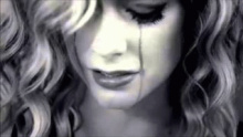 Смотреть клип How You Remind Me - А́врил Рамо́на Лави́н (Avril Ramona Lavigne)