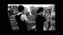 Смотреть клип LPTV - European Tour 2011, Part 2 - Linkin Park