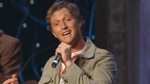 Climbing Up the Mountain (feat. Ernie Haase & Signature Sound) (Live) - Bill & Gloria Gaither