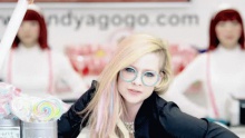 Смотреть клип Hello Kitty - Avril Lavigne
