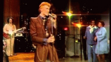 Смотреть клип Young Americans - David Bowie