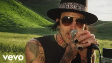 <p>Michael Wayne Eta is an American rapper better known by his stage name Yelawolf. Signed to Shady Records and Interscope Records.</p>