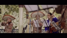 Смотреть клип Como Dios Manda - La Santa Cecilia