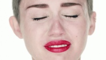 Смотреть клип Wrecking Ball (Director's Cut) - Miley Cyrus