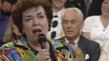Смотреть клип We've Come This Far By Faith (feat. Henry Slaughter and Hazel Slaughter) (Live) - Bill & Gloria Gaither