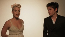Смотреть клип Just Give Me A Reason feat. Nate Ruess (Behind The Scenes) - Pink