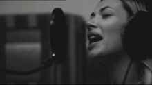 Смотреть клип Sour (Acoustic Version) - Dewi