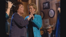 Swing Low, Sweet Chariot (feat. Polly Copsey and Jeff & Sheri Easter) (Live) - Bill & Gloria Gaither