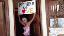 Смотреть клип Let There Be Love - Кристина Мария Агилера (Christina Maria Aguilera)