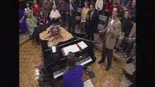 Somebody Loves Me (feat. The Gatlin Brothers) (Live) - Bill & Gloria Gaither