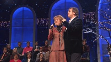 The Greatest Gift of All (feat. Jeff & Sheri Easter) (Live) - Bill & Gloria Gaither