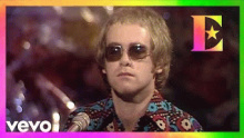 Смотреть клип Madman Across The Water - Elton John